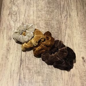 💖Brown velvet handmade scrunchies